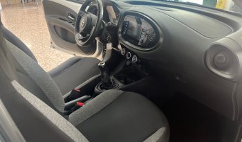 TOYOTA AYGO X CROSS 1.0 VVT Play lleno