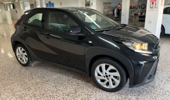 TOYOTA AYGO X CROSS 1.0 VVT Play lleno