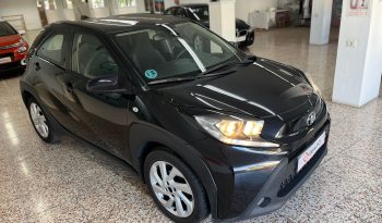 TOYOTA AYGO X CROSS 1.0 VVT Play lleno