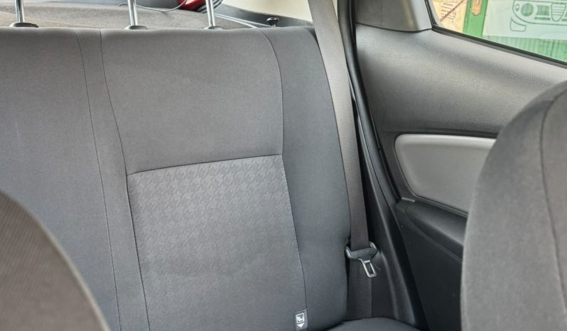 TOYOTA YARIS ACTIVE 1.5 110cv lleno