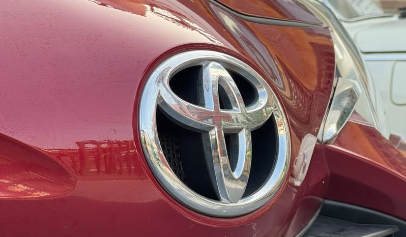 TOYOTA YARIS ACTIVE 1.5 110cv lleno